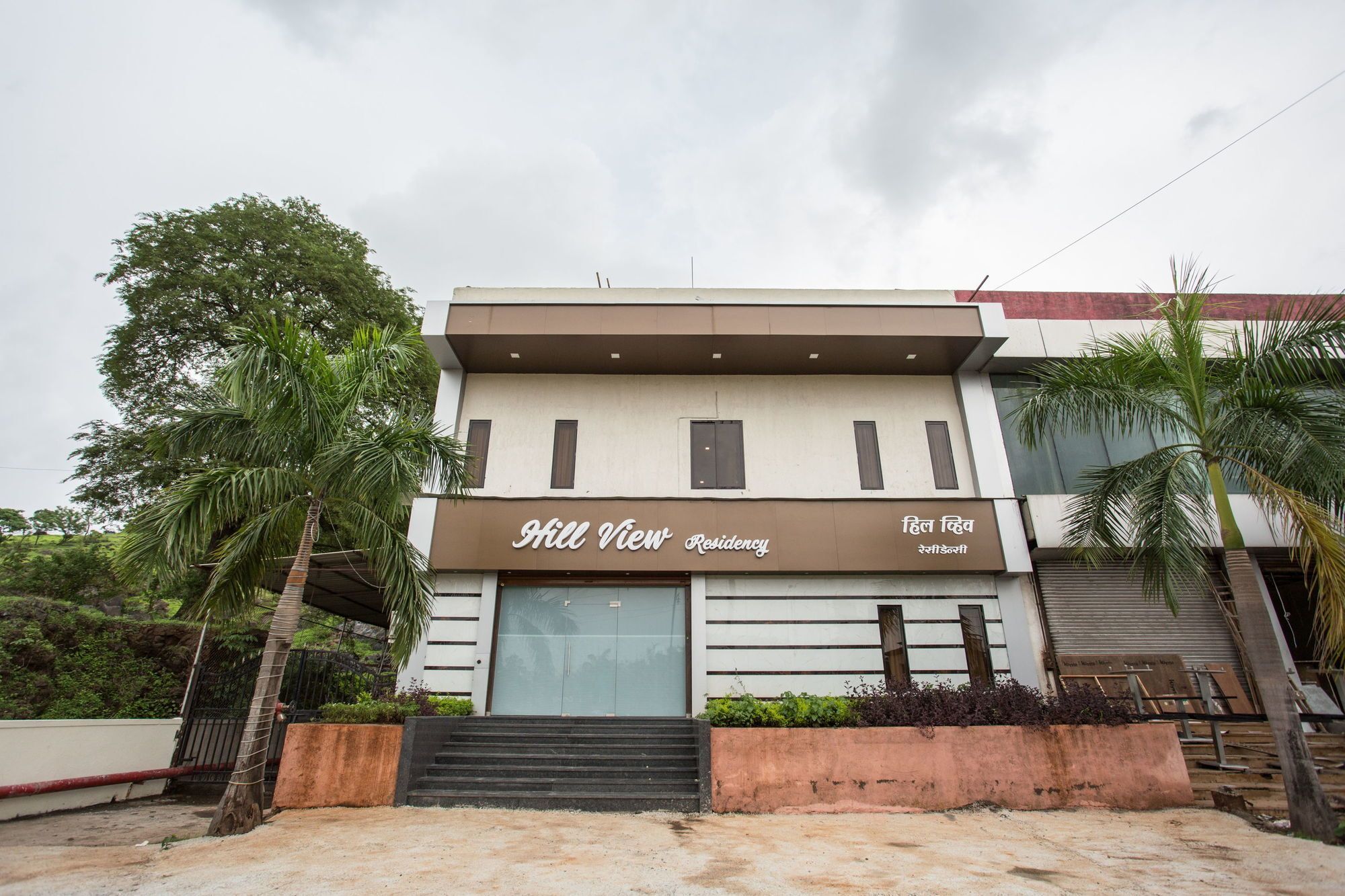 ホテル Oyo 7156 Hill View Residency ナビムンバイ エクステリア 写真