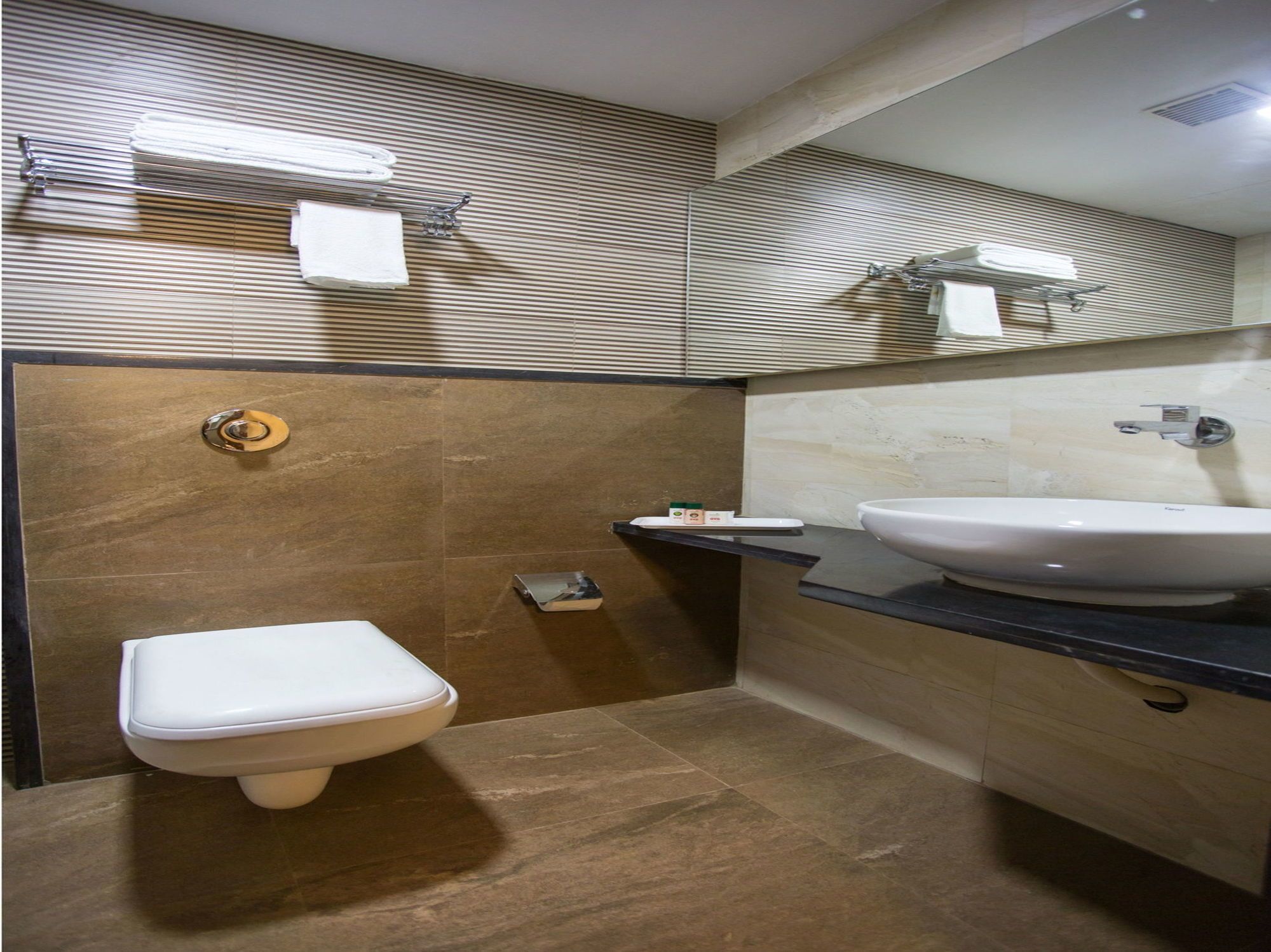 ホテル Oyo 7156 Hill View Residency ナビムンバイ エクステリア 写真